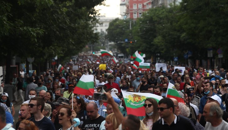 Недопустима подигравка и с българския народ, който използва правото си на граждански протест срещу безумието на управляващите