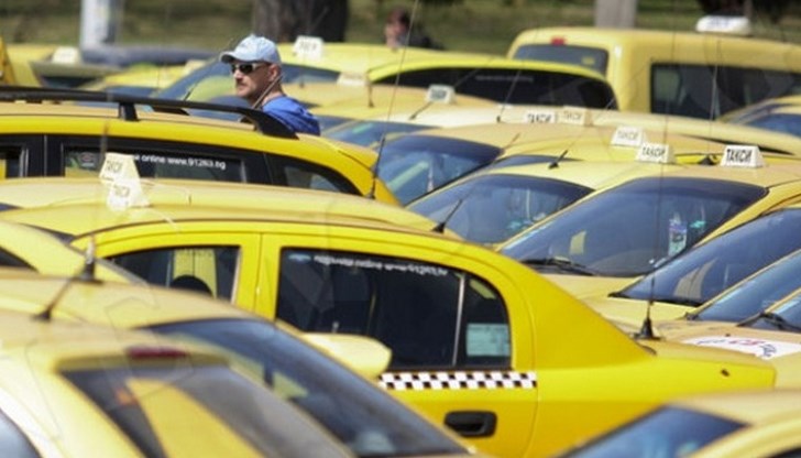 Таксиметровите превозвачи искат трикратно увеличение на първоначалната такса на услугата