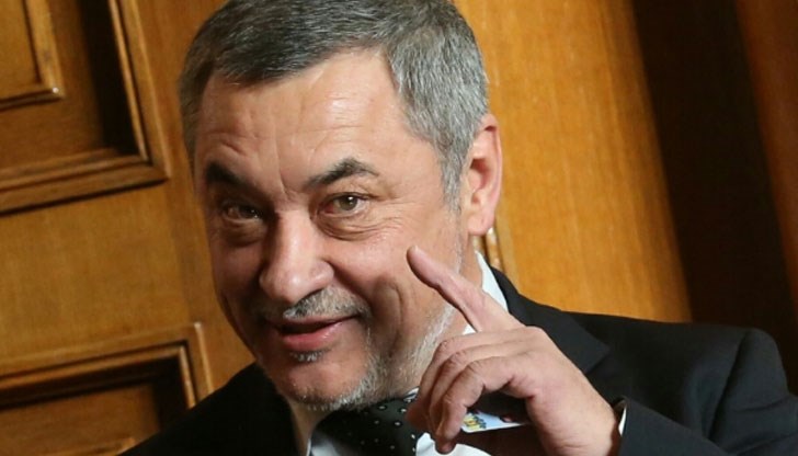 Според Симеонов главният прокурор Иван Гешев си вършел работата много добре