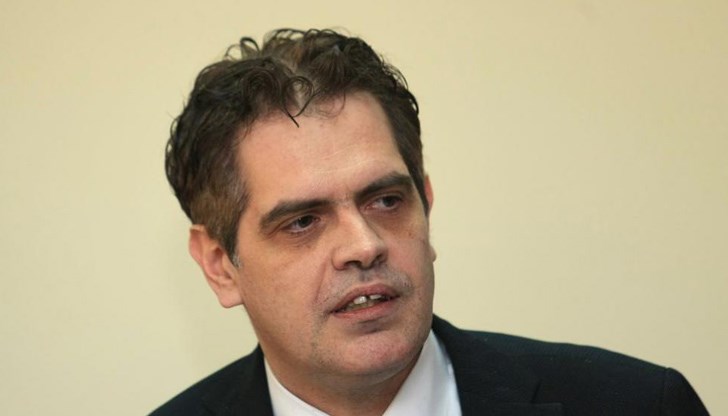 В корупционната схема за замесени служители на министерството и консултантски фирми В корупционната схема за замесени служители на министерството и консултантски фирми