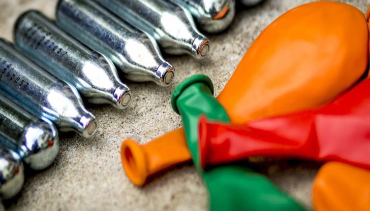 Медиците споделят, че досега не са се сблъсквали с подобен случай - да вадят балон с райски газ Медиците споделят, че досега не са се сблъсквали с подобен случай - да вадят балон с райски газ