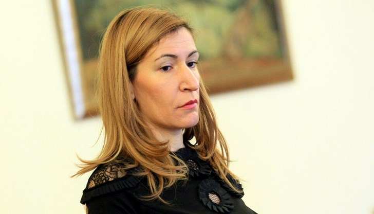 Николина Ангелкова е разговаряла по въпроса и с председателя на парламентарната група на ГЕРБ Даниела Дариткова