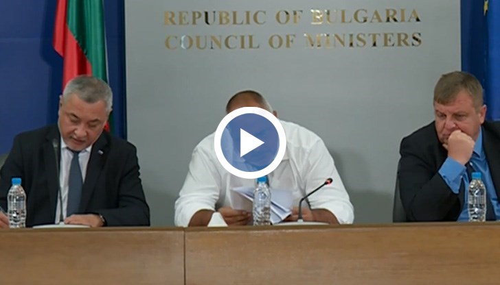 Това обяви председателят на НФСБ Валери Сименов на извънреден брифинг