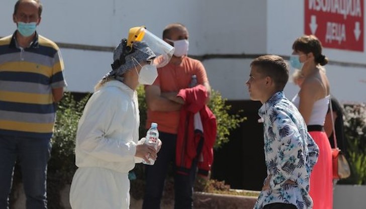 Коронавирусът не отслабва и не избира възраст Коронавирусът не отслабва и не избира възраст