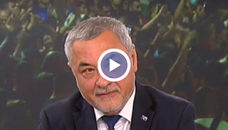 Той поясни, че на Коалиционния съвет в четвъртък Патриотите са поставили въпроса защо е трябвало да научат от медиите, че премиерът е поискал оставките на трима министри