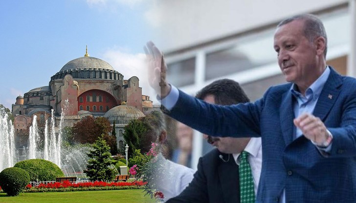 "Св. София" е функционирала като джамия след османското превземане на Константинопол на 29 май 1453 г. "Св. София" е функционирала като джамия след османското превземане на Константинопол на 29 май 1453 г.