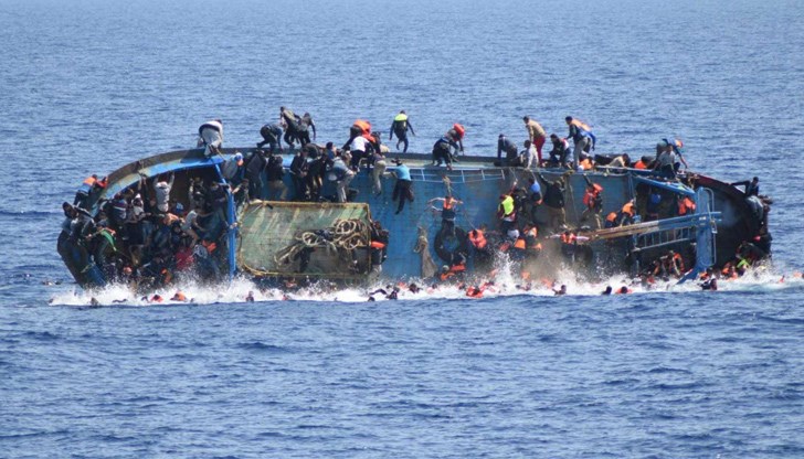 Спасително-издирвателната операция във водите на езерото продължава