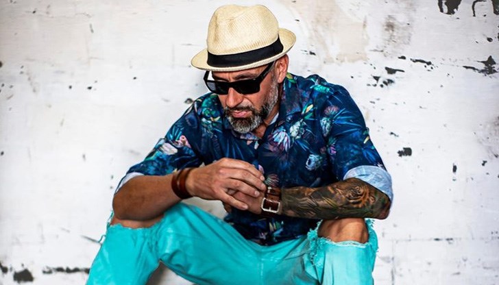 Артистът влиза на мястото на Джема Грозданова