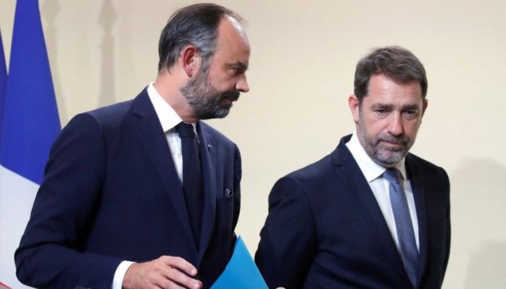 Френският премиер също напусна поста си