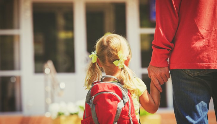 Депутатите подкрепиха на 1-во четене промените в училищния закон, според които до 20% от часовете в иновативните училища ще могат да са дистанционни Депутатите подкрепиха на 1-во четене промените в училищния закон, според които до 20% от часовете в иновативните училища ще могат да са дистанционни