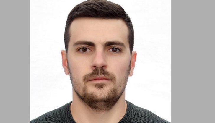 Близките му молят, ако някой разполага с каквато и да е информация, или го е виждал някъде, да се свърже с тях