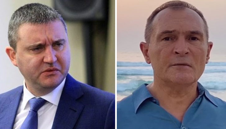 Горанов коментира, че исканията за оставката му заради пликове с пари, за които говори бизнесменът Васил Божков, са неадекватни, тъй като той такива пликове не е виждал Горанов коментира, че исканията за оставката му заради пликове с пари, за които говори бизнесменът Васил Божков, са неадекватни, тъй като той такива пликове не е виждал