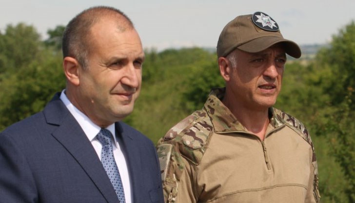 Със свой указ от днес държавният глава Румен Радев освободи бригаден генерал Красимир Станчев от длъжността началник на НСО, считано от 31 юли 2020 г. На негово място е назначен полк. Емил Тонев