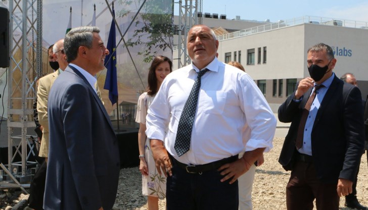 Премиерът присъства на символична първа копка на сградата, в която ще се помещава българският суперкомпютър