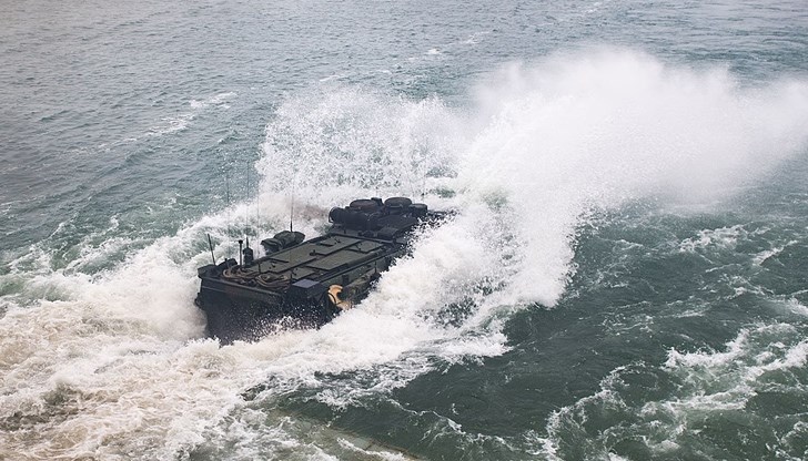 Морски пехотинец е загинал, а други осем са безследно изчезнали Морски пехотинец е загинал, а други осем са безследно изчезнали