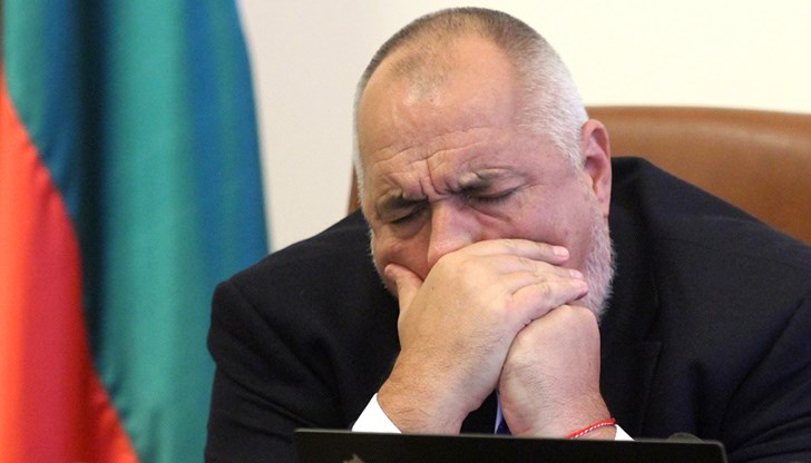 От премиера все още няма обяснение по всички тези компромати: фалшиви ли са, какво в тях е фалшивото, заплашвал ли е, че ще праща държавни органи срещу опоненти и т.н. Тук вина има и журналистическата гилдия, която не би трябвало и за момент да спира да повдига тези въпроси От премиера все още няма обяснение по всички тези компромати: фалшиви ли са, какво в тях е фалшивото, заплашвал ли е, че ще праща държавни органи срещу опоненти и т.н. Тук вина има и журналистическата гилдия, която не би трябвало и за момент да спира да повдига тези въпроси