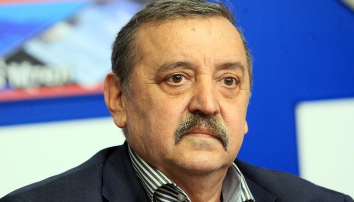 Според проф. Кантарджиев вирусът може да бъде отделян от организма повече от месец