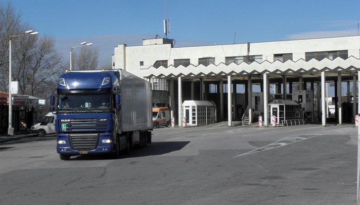 Шофьорите трябва да имат QR кодове, които се проверяват от гръцките власти на произволен принцип Шофьорите трябва да имат QR кодове, които се проверяват от гръцките власти на произволен принцип