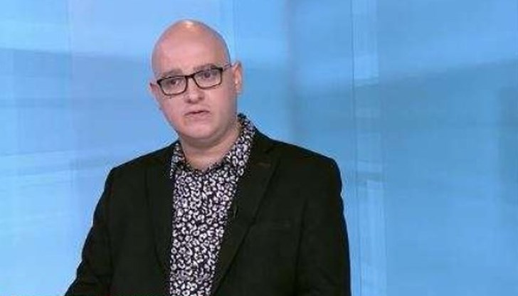 Капитанов: "Питат работниците дали работят по 12 часа пред работодателя и те са в неприятна ситуация, могат да загубят работата си, ако кажат истината" Капитанов: "Питат работниците дали работят по 12 часа пред работодателя и те са в неприятна ситуация, могат да загубят работата си, ако кажат истината"