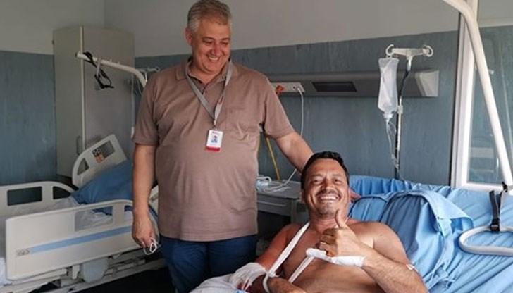 Журналистът паднал от стълба при ремонт в дома си