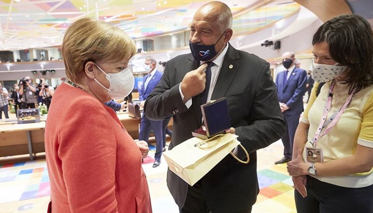 Срещата ще продължи в събота от 11 ч. местно време