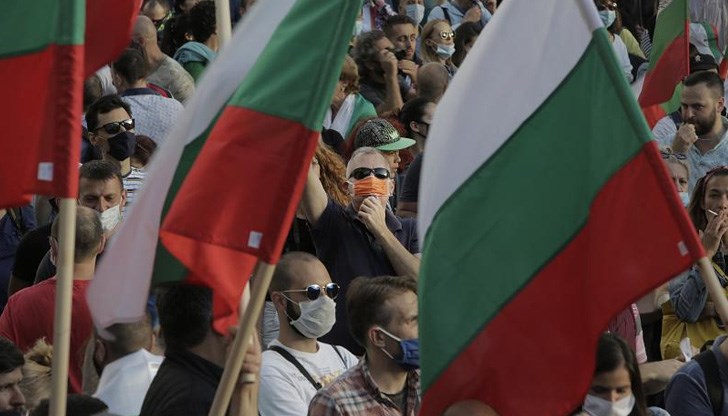Защо България е погълната от ежедневните антиправителствени протести?
