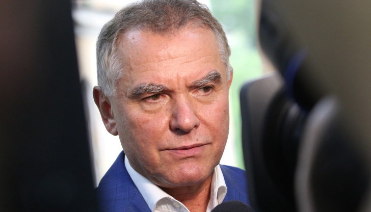 В началото на юни той остана за постоянно в ареста заради схемата с вносния боклук у нас