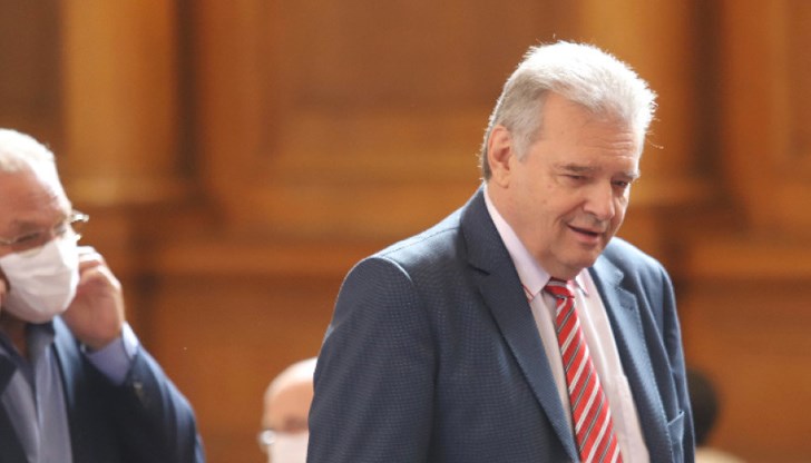 Депутатът е потвърдил за телефонния си разговор с Васил Божков