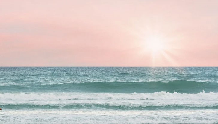 Над Черноморието ще е предимно слънчево, температурата на морската вода е 26