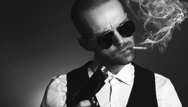 Чехът не само обрал туристите от хотела, но и опрял пистолет в челото на камериерка