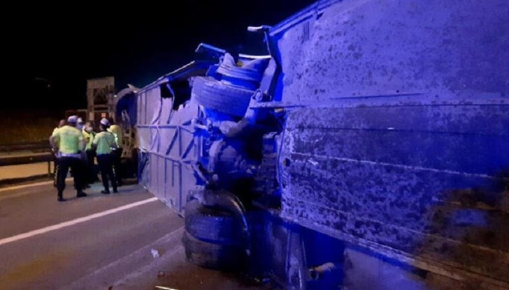 17 души са ранени, а един е загинал при пътнотранспортното произшествие