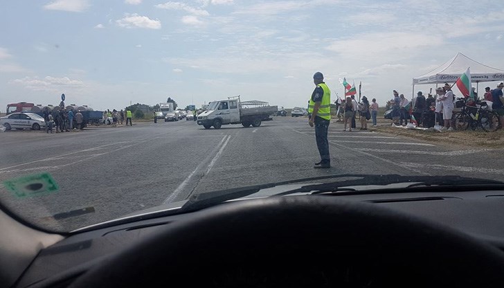 За поредна събота хората излязоха да настояват за ремонт на пътя Русе - Кубрат