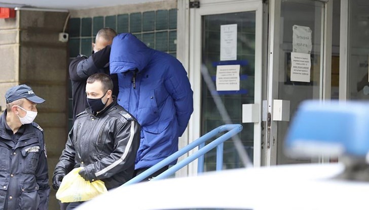 По-рано днес той поиска по-лека мярка за неотклонение, но желанието му не беше уважено от магистратите По-рано днес той поиска по-лека мярка за неотклонение, но желанието му не беше уважено от магистратите