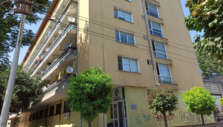 Те са на възраст от 70 до 84 години