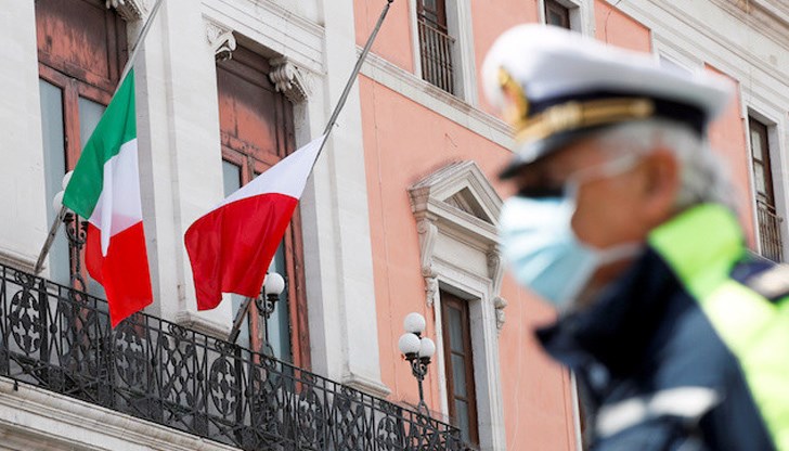 Италианският министър на здравеопазването Роберто Сперанца заяви, че е въвел карантина за хора, които са били в Румъния и България Италианският министър на здравеопазването Роберто Сперанца заяви, че е въвел карантина за хора, които са били в Румъния и България