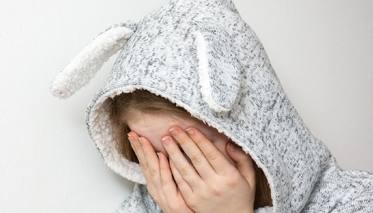 Педофилът снимал 15-годишната дъщеря на мъжа от Добрич