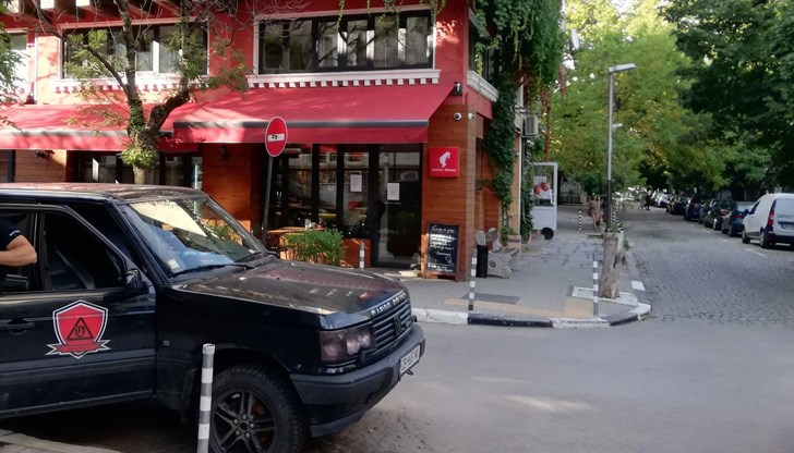 Този път не става дума за злато, а за един голям плик с евро. За Петьо Еврото, разбира се