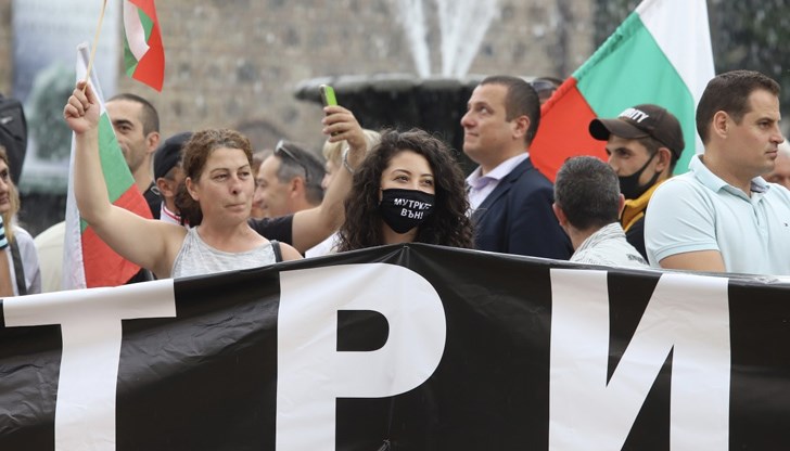 София за първи път от много години видя масови антиправителствени протести, налице са всички признаци на дълбока политическа криза София за първи път от много години видя масови антиправителствени протести, налице са всички признаци на дълбока политическа криза