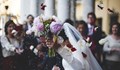 Над 20 заразени с коронавирус след сватба в Гърция