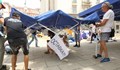 Протестиращите разпънаха шатри и палатки пред Президентството