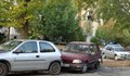 Русенски автомобил блъска паркирали коли в Бургас