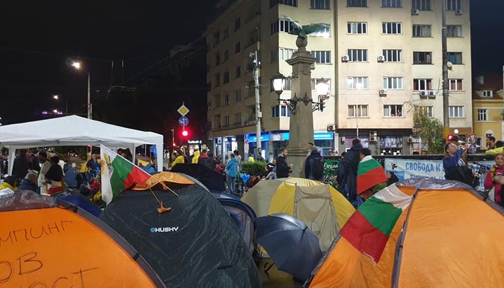 Гражданите на София са вече четири седмици на улиците