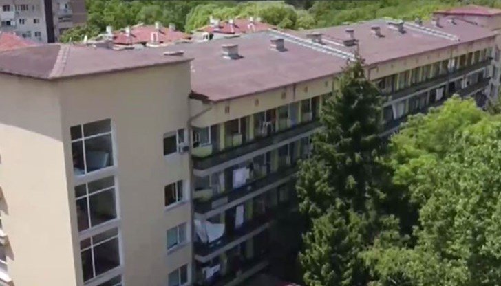 На болнично лечение се намират шест от потребителите. Четирима от тях са в инфекциозното отделение на УМБАЛ „Канев“, а останалите двама са в отделението за лечение и наблюдение на пациенти с COVID-19 на Университетска болница „Медика Русе“ На болнично лечение се намират шест от потребителите. Четирима от тях са в инфекциозното отделение на УМБАЛ „Канев“, а останалите двама са в отделението за лечение и наблюдение на пациенти с COVID-19 на Университетска болница „Медика Русе“