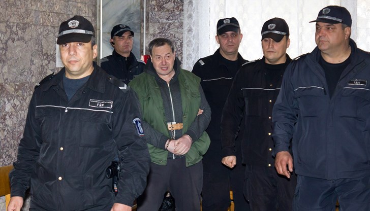 Петков е осъден да заплати за юрисконсултско възнаграждение на институциите в общ размер на 650 лв.