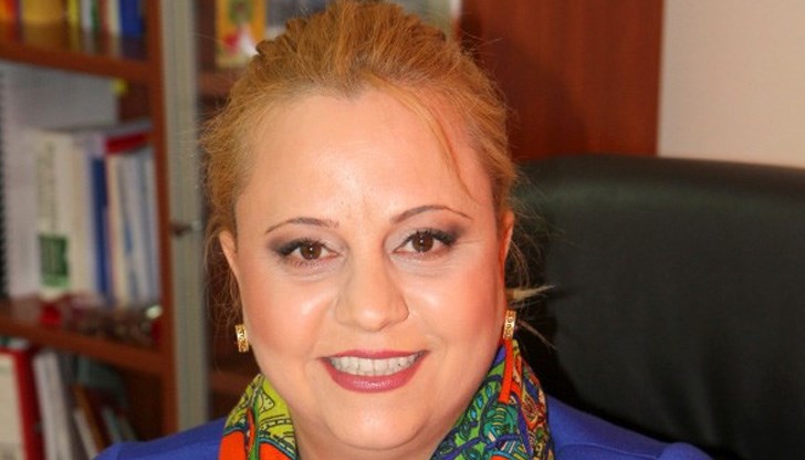 Ако ние сме лузъри и тулупи, тази представителка на българската държава как следва да бъде окачествена?