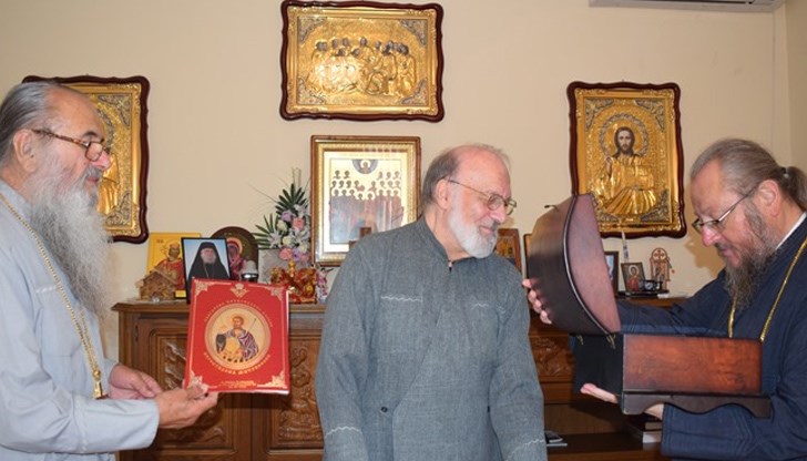 От Синода на БПЦ не знаеха за положителните за коронавирус резултати на Доростолският владика Амвросий и протосингела на епархията отец Добри Чаков От Синода на БПЦ не знаеха за положителните за коронавирус резултати на Доростолският владика Амвросий и протосингела на епархията отец Добри Чаков