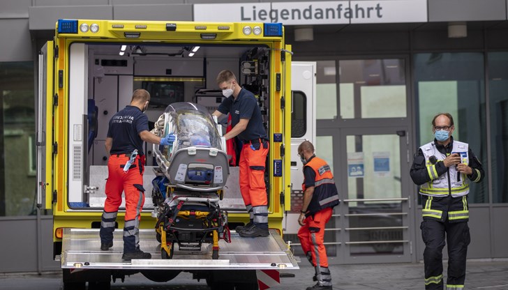 В изявление на берлинската болница се казва, че лекарският екип, който изследва Навални от приемането му в събота, са открили наличие на холинестеразни инхибитори в организма му