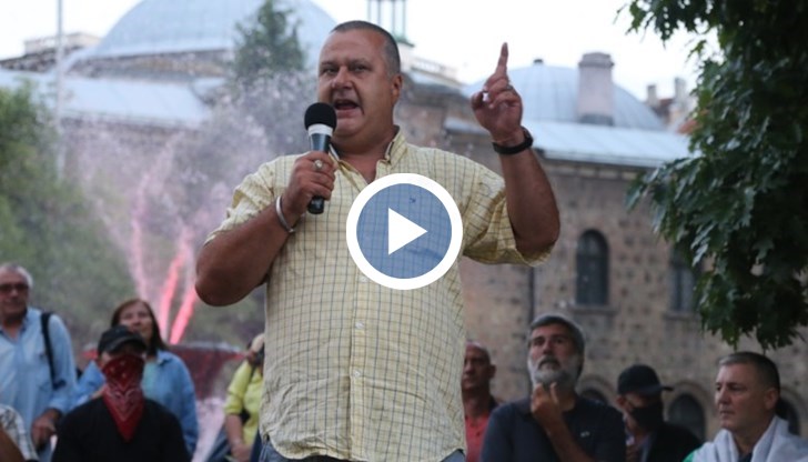 Професорът писа “среден” 3 на “новия макиавели от Банкя” за четене на непознат текст