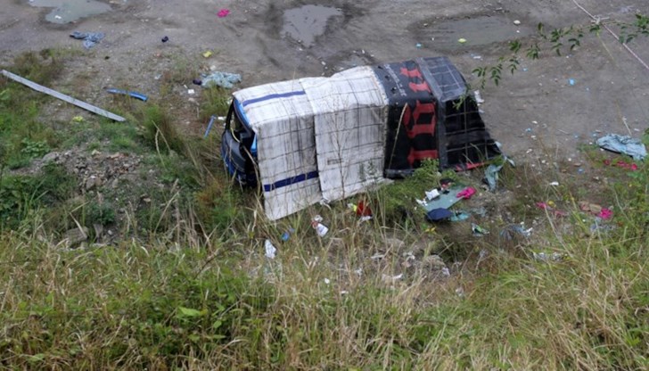 Днес се навършват две години от тежката катастрофа с автобус край Своге Днес се навършват две години от тежката катастрофа с автобус край Своге