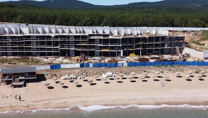 Природозащитници организират утре масово плажуване на плажа пред подпорната стена на строежа "Алепу"